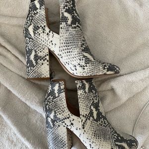 steve madden snakeskin booties 7.5